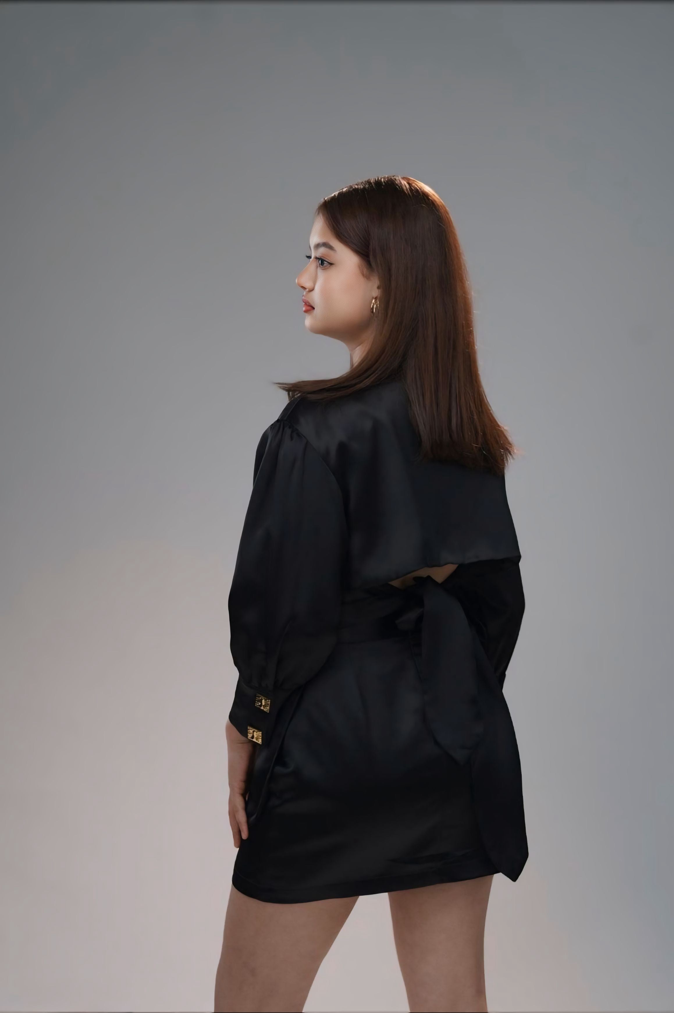 Éclat Open-Back Long Sleeve Top