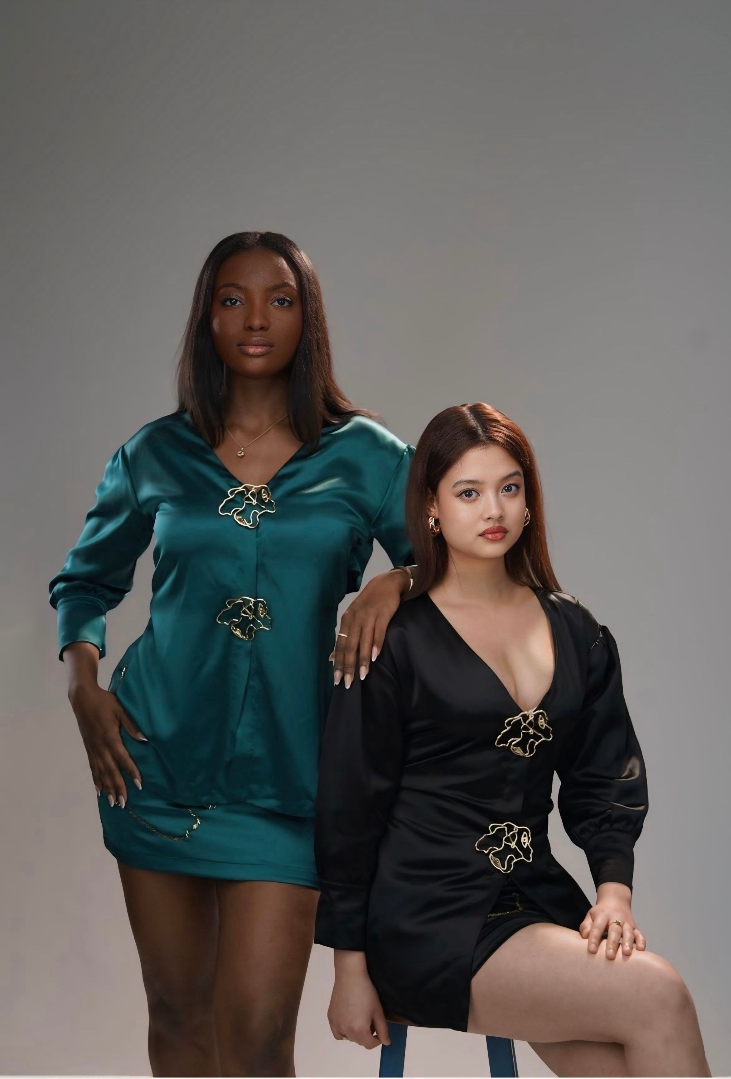 Éclat Open-Back Long Sleeve Top