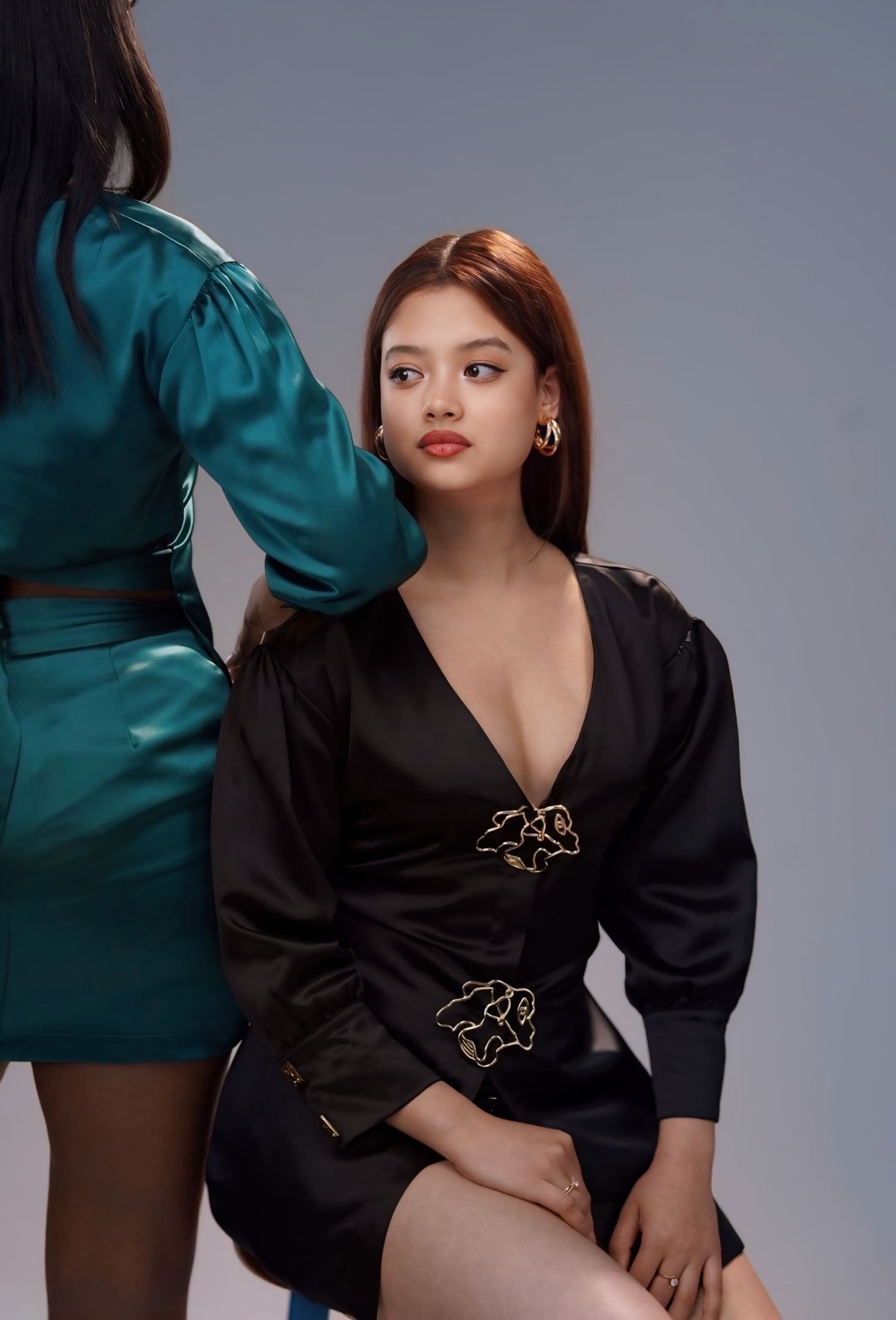 Éclat Open-Back Long Sleeve Top